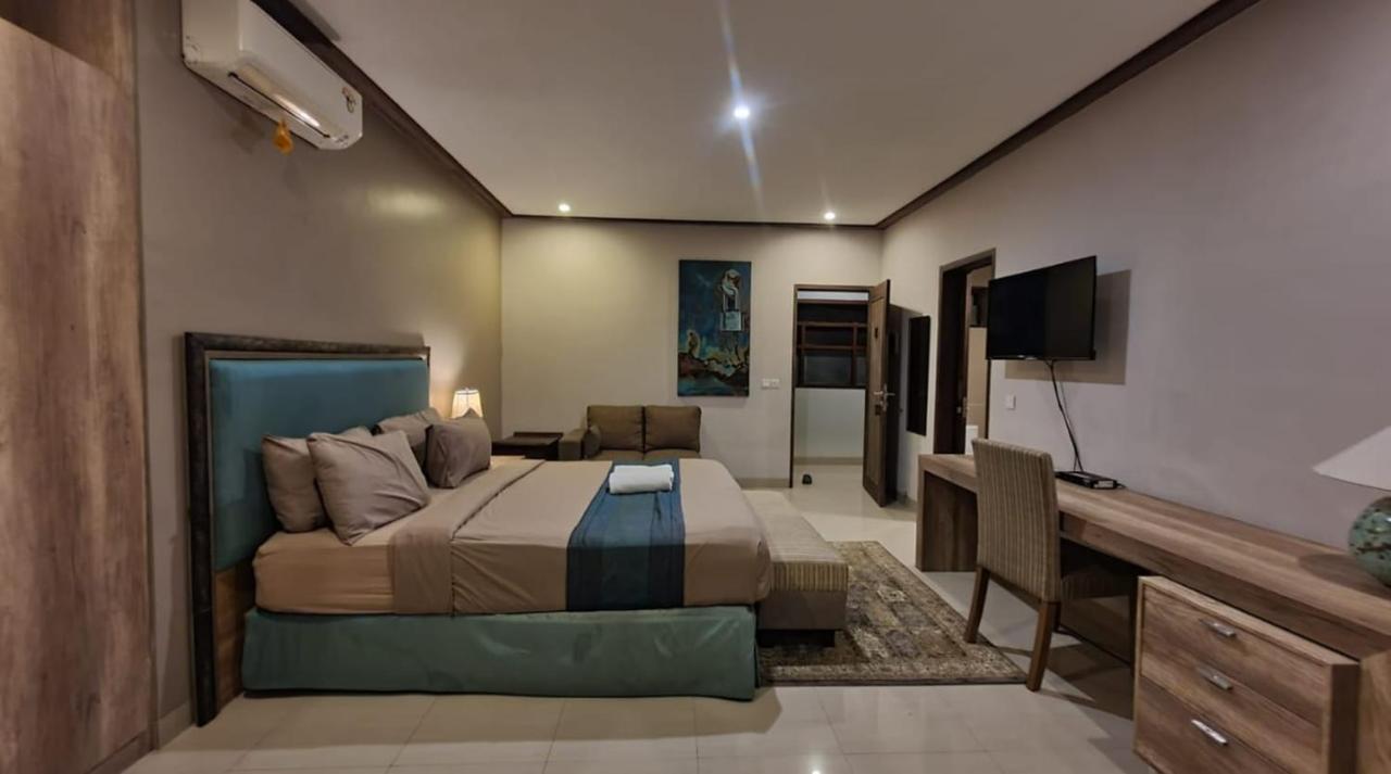 Puri Sabina Bed & Breakfast Jimbaran Екстериор снимка