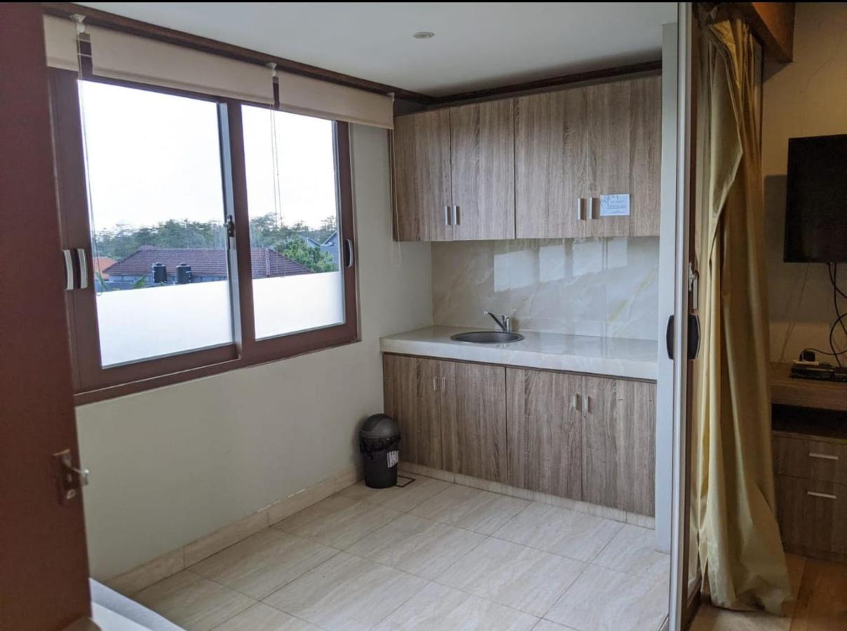 Puri Sabina Bed & Breakfast Jimbaran Екстериор снимка