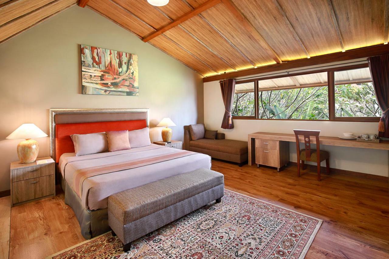Puri Sabina Bed & Breakfast Jimbaran Екстериор снимка