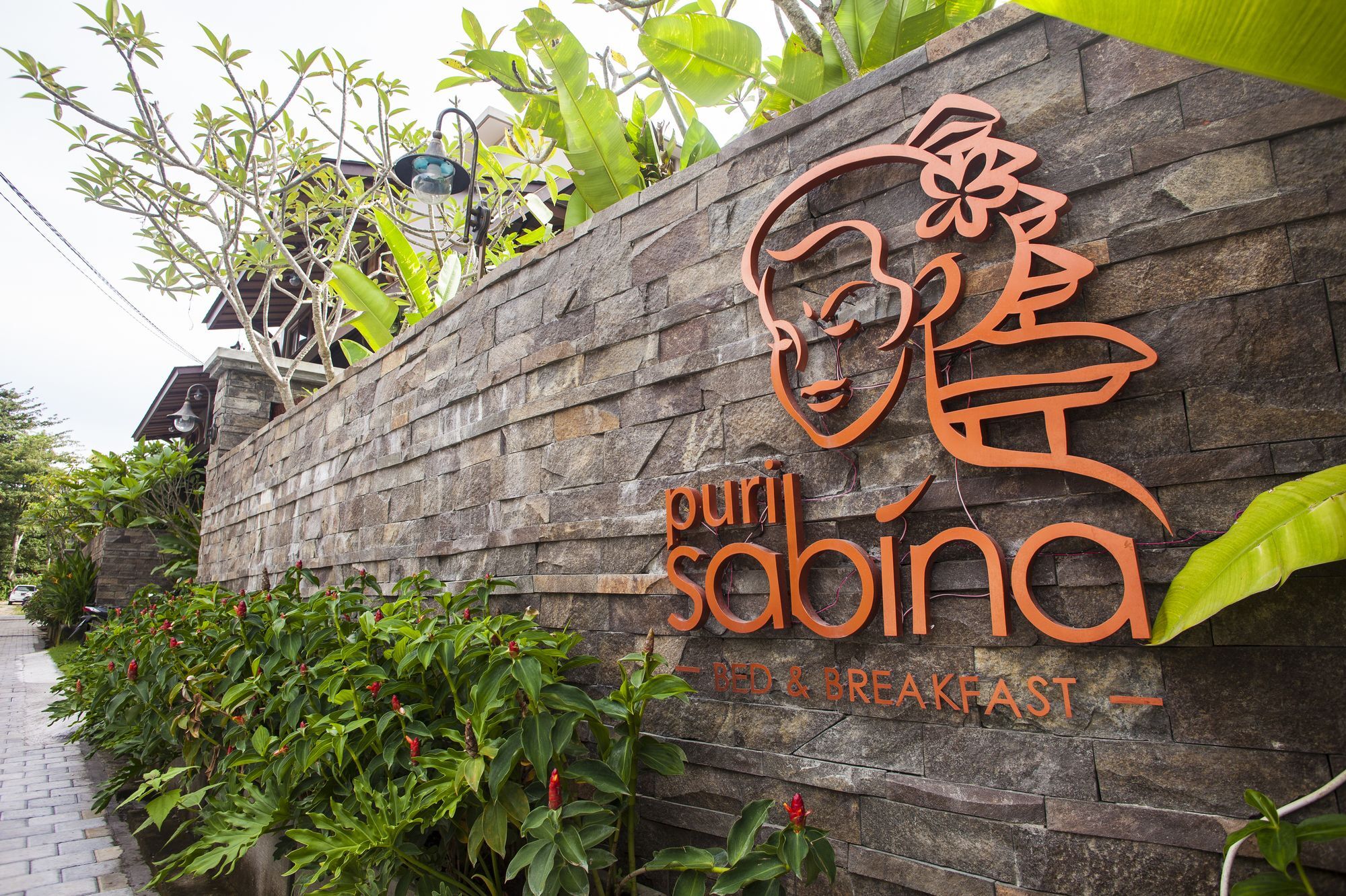 Puri Sabina Bed & Breakfast Jimbaran Екстериор снимка