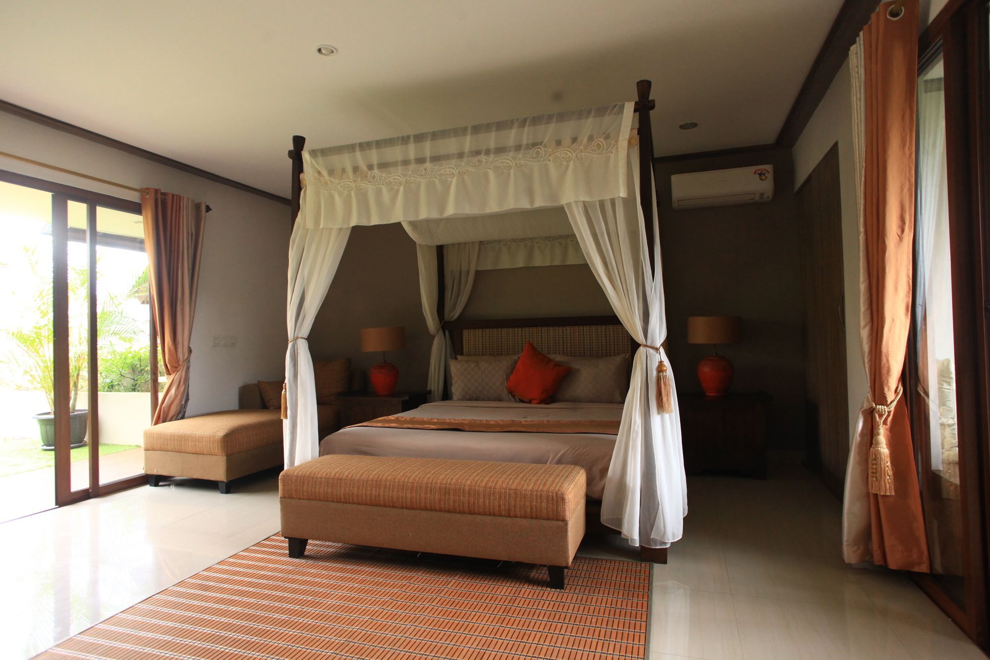 Puri Sabina Bed & Breakfast Jimbaran Екстериор снимка